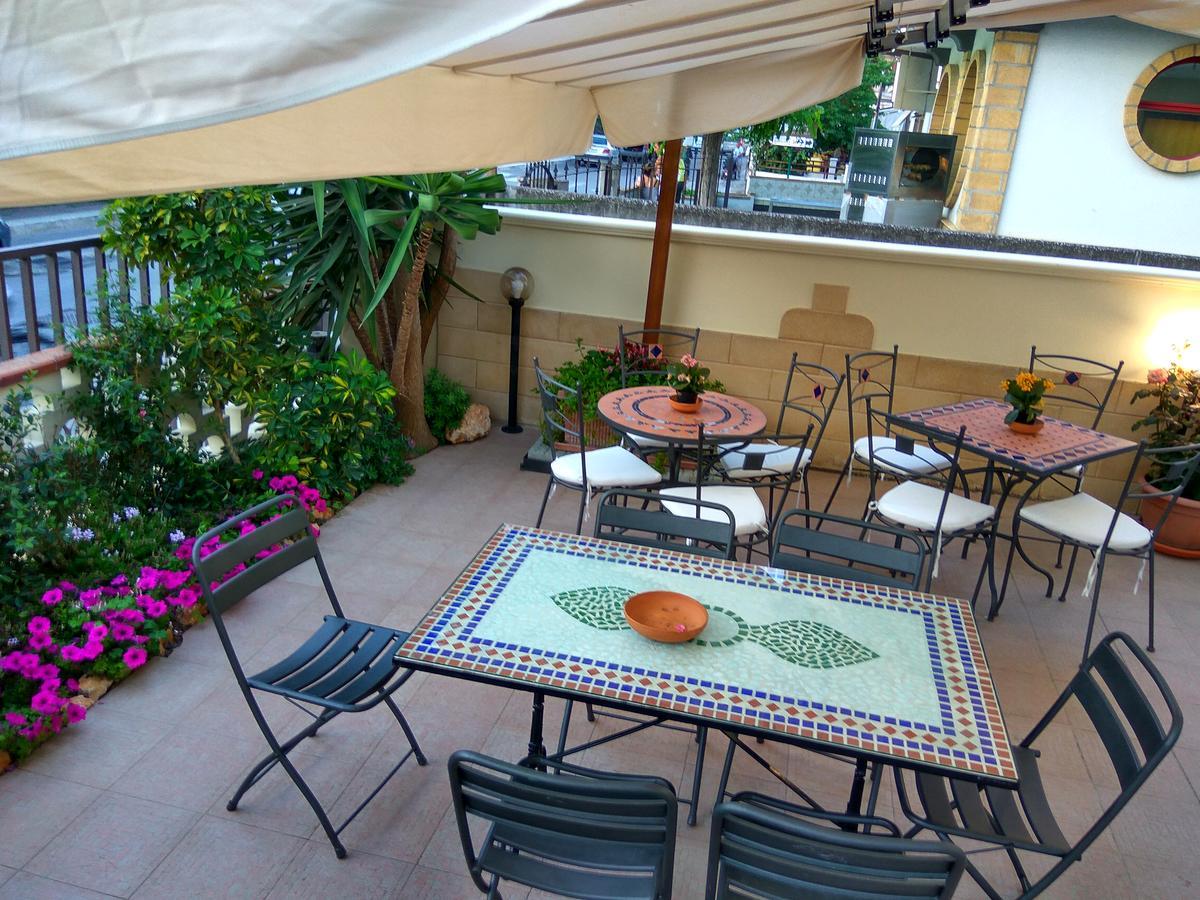 지노사마리나 Le Camelie B&B 외부 사진