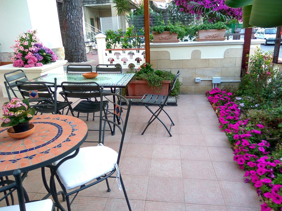 지노사마리나 Le Camelie B&B 외부 사진